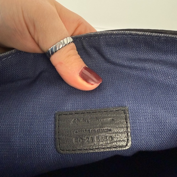 Authentic Salvatore Ferragamo Large Canvas Crossbody Messenger Bag – Black - Picture 11 of 14